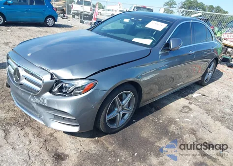 2017 Mercedes-Benz E 300 300 z USA, uszkodzony, nr VIN WDDZF4JB8HA037189